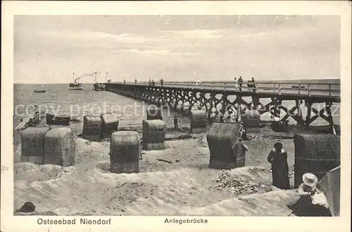 Niendorf Ostseebad Seebruecke Strand / Timmendorfer Strand /Ostholstein LKR