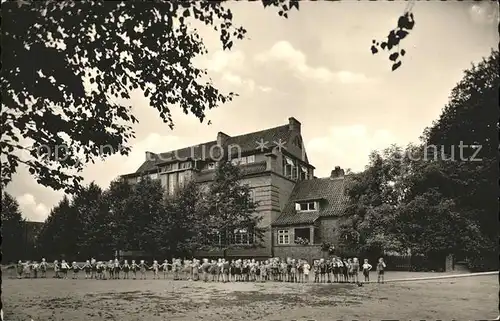 Bergen Celle Hinrich Wolff Schule mit Schuelern Kat. Bergen