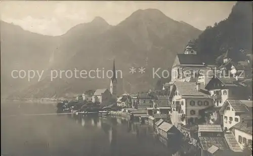 Hallstatt Salzkammergut Ortsansicht mit Kirche Hallstaetter See Dachsteingebirge Kat. Hallstatt