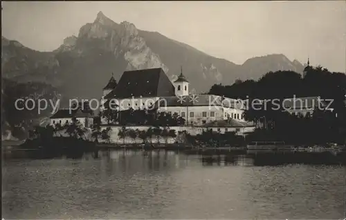 Traunkirchen Blick vom Traunsee aus Pfarrkirche Kat. Traunkirchen