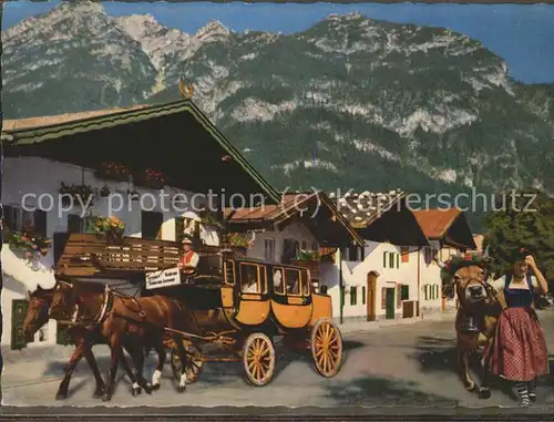 Pferdekutschen Tracht Garmisch-Partenkirchen Kuh / Tiere /