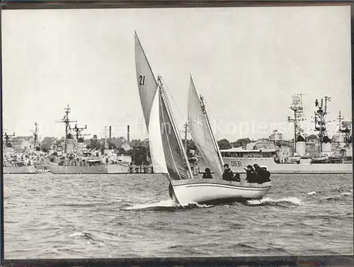 Segelboote Bundeswehr Marine Kuttersegeln Zerstoerer / Schiffe /