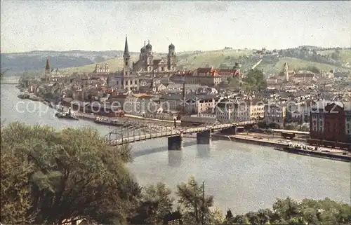 Passau Panorama mit Donaubruecke und Dom Kat. Passau