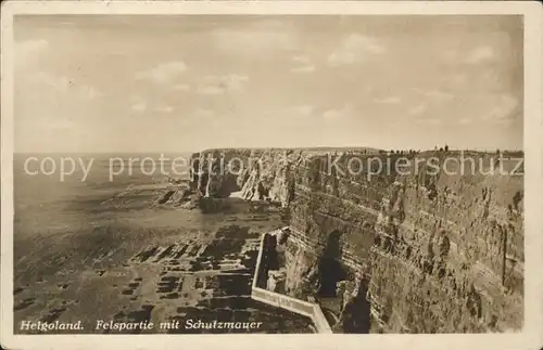 Helgoland Felsen mit Schutzmauer / Helgoland /Pinneberg LKR