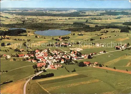 Beuren Isny mit Urseen Fliegeraufnahme Kat. Isny im Allgaeu