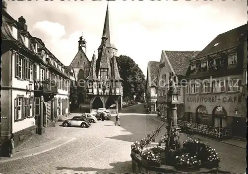 Michelstadt Marktbrunnen und Rathaus 15. Jahrhundert historisches Gebaeude Kat. Michelstadt