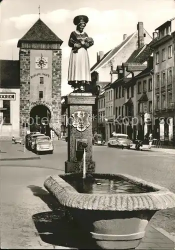 Villingen-Schwenningen Alt Villingerin Brunnen und Bickentor / Villingen-Schwenningen /Schwarzwald-Baar-Kreis LKR