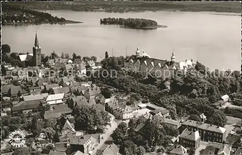 Ploen See Fliegeraufnahme Kirche Schloss Ploener See Holsteinische Schweiz / Ploen /Ploen LKR