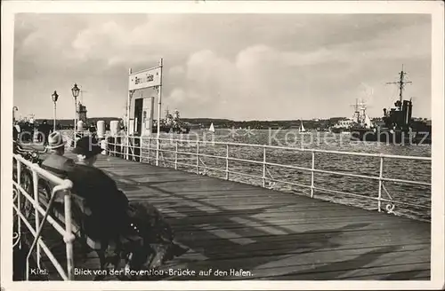 Kiel Reventlou Bruecke mit Hafen Schiffe Kat. Kiel