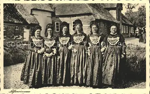 Husum Nordfriesland Frauen in Tracht Nordmark / Husum /Nordfriesland LKR