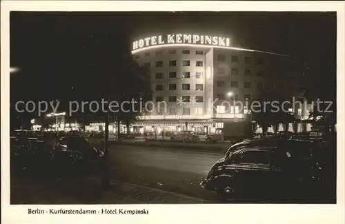 Berlin Kurfuerstendamm mit Hotel Kempinski am Abend Kat. Berlin