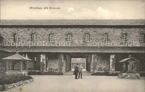 Kastell Saalburg Roemerkastell Mittelbau mit Brunnen Kat. Bad Homburg v.d. Hoehe