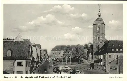 Siegen Westfalen Marktplatz mit Rathaus und Nikolaikirche / Siegen /Siegen-Wittgenstein LKR