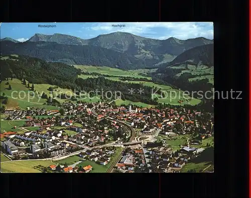 Oberstaufen Fliegeraufnahme Schrothkurort mit Hochgrat und Rindalphorn Allgaeuer Alpen Kat. Oberstaufen