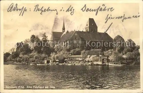 Ratzeburg Inselstadt Altes Faehrhaus mit Dom Naturpark Lauenburgische Seen Kat. Ratzeburg