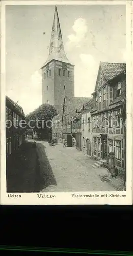 Uelzen Lueneburger Heide Pastorenstrasse mit Kirchturm Kat. Uelzen