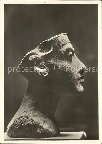 Skulpturen Koenig von Amarna aegyptisches Museum Berlin  Kat. Skulpturen