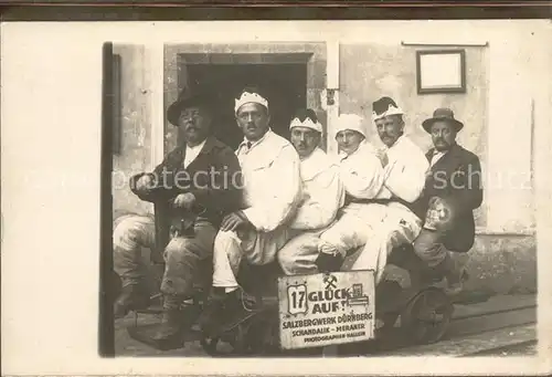 Salzbergwerk Duerrnberg Bergbahn Gruppenfoto Schandalik Meraner Kat. Rohstoffe Commodities