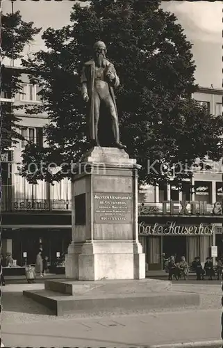 Mainz Rhein Gutenberg Denkmal Statue / Mainz Rhein /Mainz Stadtkreis