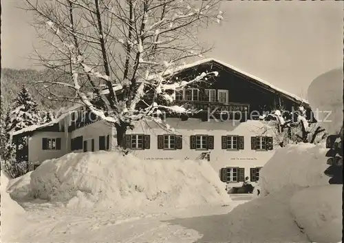 Elmau Alpengut Gaestehaus im Schnee Kat. Kruen