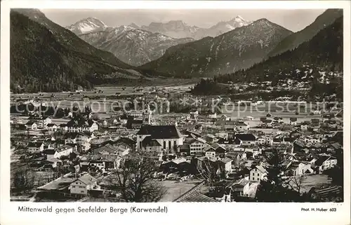 Mittenwald Bayern Ortsansicht mit Seefelder Bergen  Kat. Mittenwald