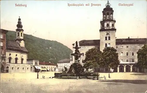 Salzburg Residenzplatz Brunnen Glockenspiel