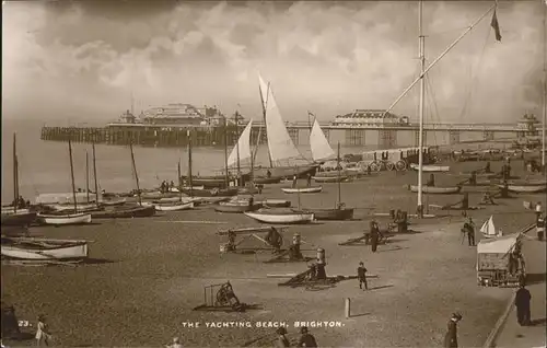 Brighton East Sussex Yachting Beach Segelboot Seebruecke / Brighton East Sussex /