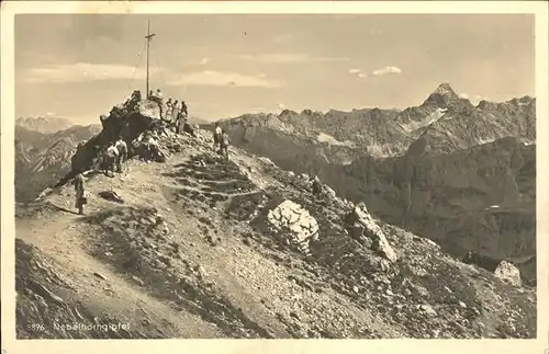 Nebelhorn Nebelhorngipfel mit Blick gegen Hochvogel und Zugspitze