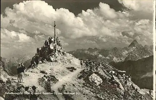 Nebelhorn Nebelhorngipfel gegen Zugspitze und Hochvogel