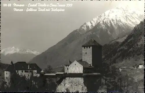 Meran Castel Tirolo e Cima Tessa Schloss Tirol mit Zielspitze / Italien /