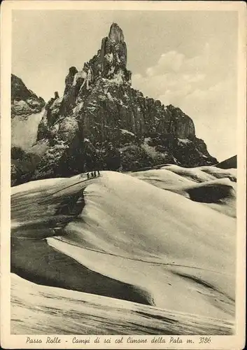 Passo Rolle Campi di sci col Cimone della Pala / Italien /