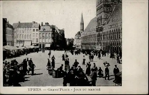 Ypres Ypern West Vlaanderen Ypres Marche Grand Place * /  /