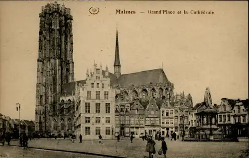 Malines Mechelen Flandre Malines Cathedrale Grand Place * / Mechelen /Antwerpen