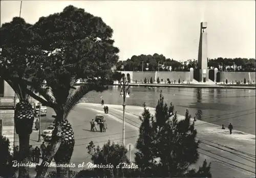Brindisi Brindisi Monument au Marin D Italie x / Apulien /