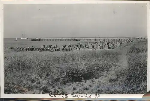 Graal-Mueritz Ostseebad Duenen-Strand mit Seesteg / Seeheilbad Graal-Mueritz /Bad Doberan LKR