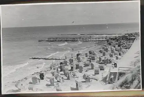 Nienhagen Ostseebad Strandleben mit Seesteg / Nienhagen /Bad Doberan LKR