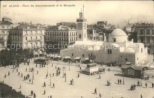 Alger Algerien Place du Gouvernement et la Mosquee Statue Monument / Algier Algerien /