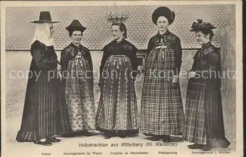 Mittelberg Kleinwalsertal Volkstrachten Frauen Kat. Oesterreich