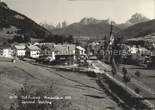 Monguelfo Pustatal Italien Panorama mit Bergen