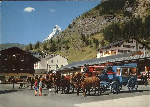 hw03054 Zermatt VS Bahnhofplatz Matterhorn Kutsche Kategorie. Zermatt Alte Ansichtskarten