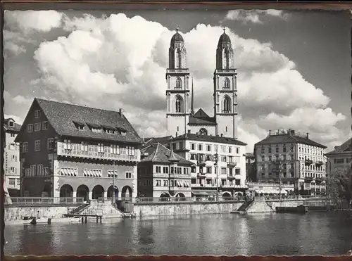 Zuerich Limmat Grossmuenster / Zuerich /Bz. Zuerich City