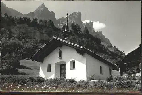 Leukerbad Kapelle Birchen und Blick auf Leeshoerner