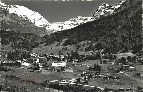 Leukerbad Gesamtansicht Balmhorn Gitzifurgge