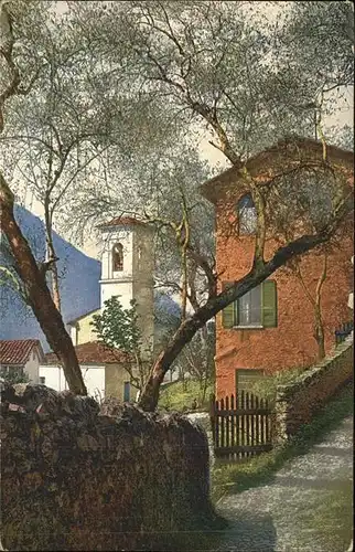 Cressogno Lombardei Dorfpartie an der Kirche