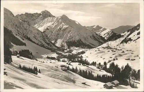 Mittelberg Kleinwalsertal Panorama mit Widderstein und Bergunttal Kat. Oesterreich