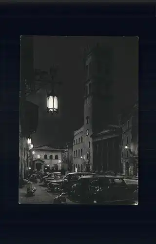 Assisi Umbria Piazza del Comune notturno Gemeindeplatz Kat. Assisi