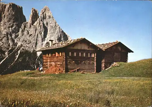 Seis am Schlern Seiser Alm gegen den Schlern Dolomiten Kat. Kastelruth Suedtirol