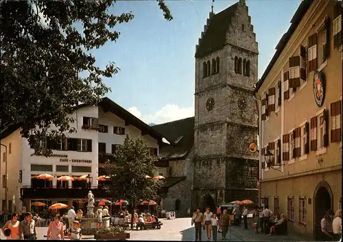 Zell See Stadtplatz romanische Pfarrkirche aus 13. Jahrhundert Brunnen / Zell am See /Pinzgau-Pongau