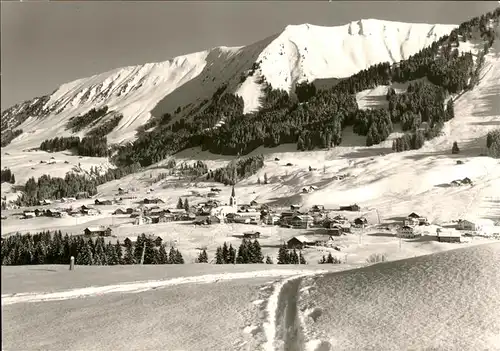 Riezlern Kleinwalsertal Vorarlberg Panorama im Schnee Kat. Mittelberg