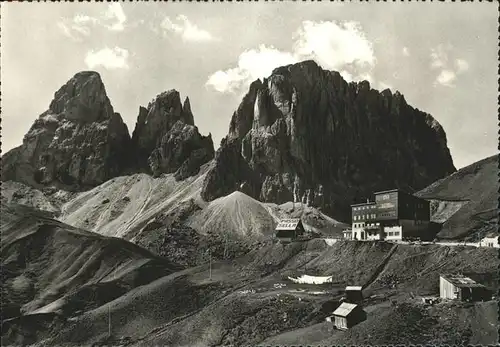 Passo Sella mit Albergo Maria Flora Kat. Italien